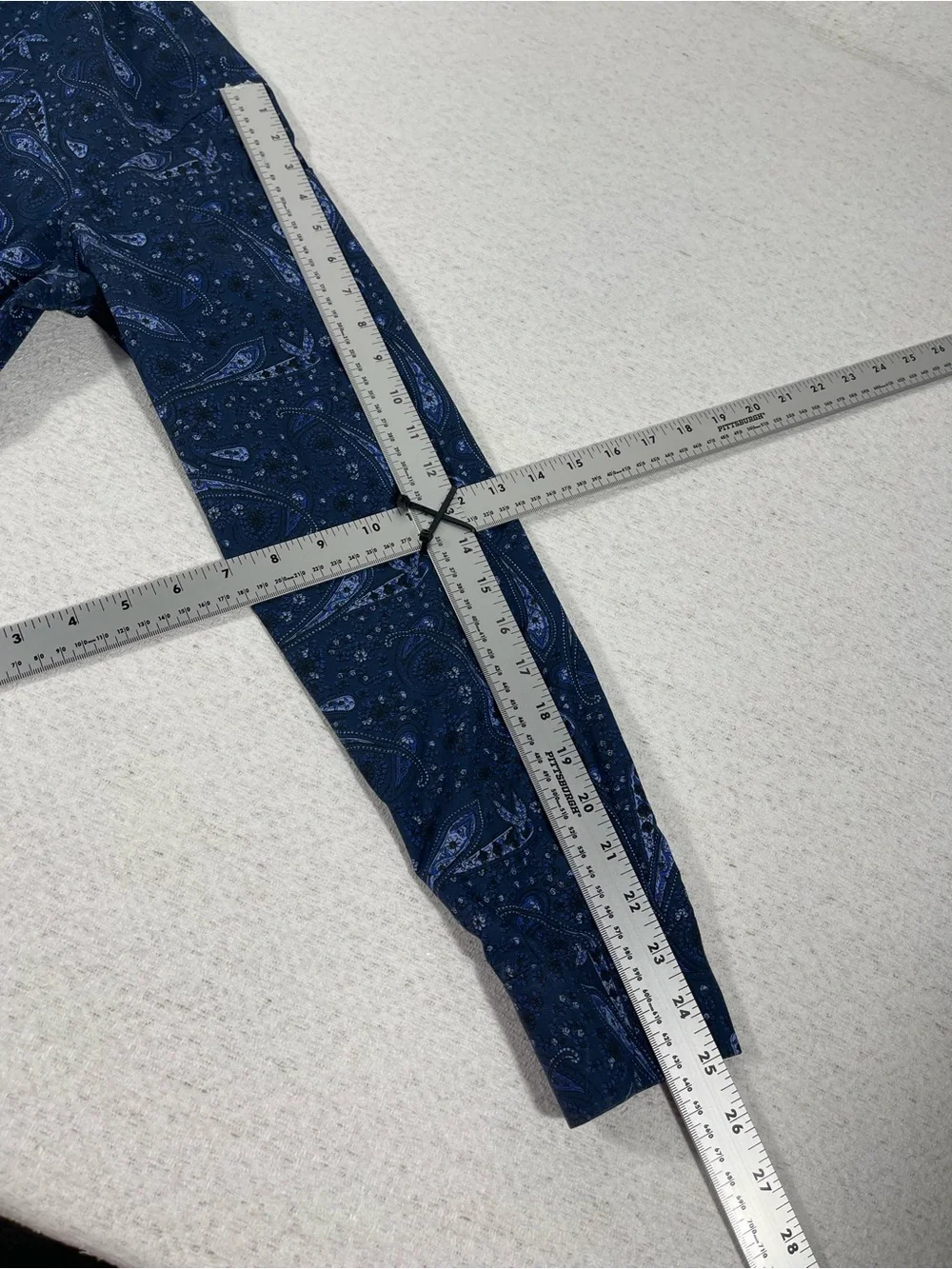 Banana Republic Men’s Button Down Shirt Long Sleeve Paisley Print. SKU#0462